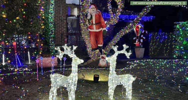 Christmas Light display at 7 Carramar Court, Bayswater